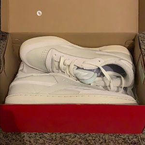 Men’s Reebok’s size 9